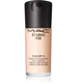 Studio Fix Fluid SPF 15 24HR Matte Foundation + Oil Control